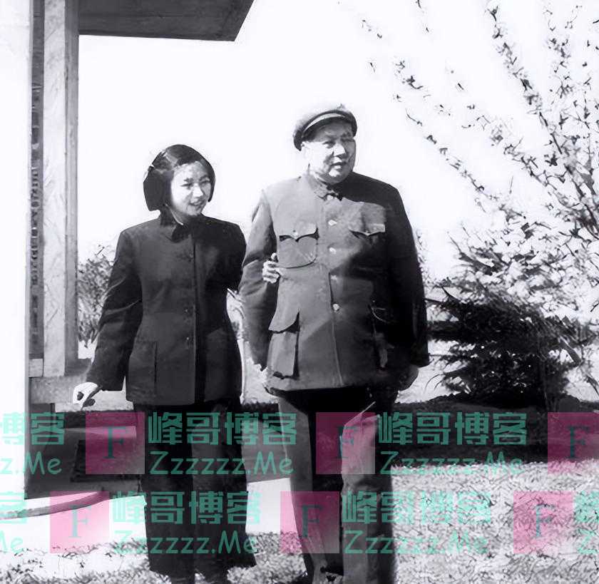 68年毛主席接见干部战士，发现李讷在场，当即问：李讷是哪级官呐