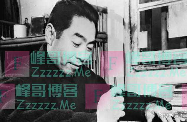 1966年周总理到二外开会见大字报:她看不起我,给我倒水有什么用