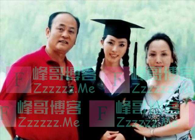 回顾:李思思发文,短短23字暴露被弃用真相,失色背后道尽无奈