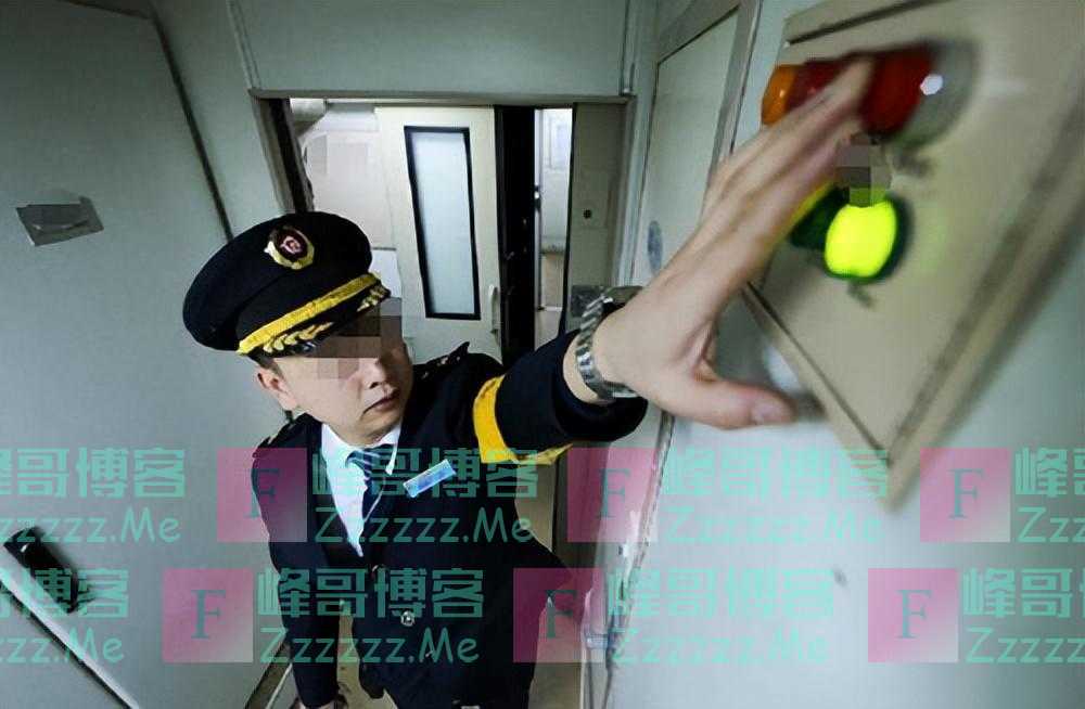 2015年，杭州23岁女学生游玩时突然失踪，被发现时已经塞进男厕了