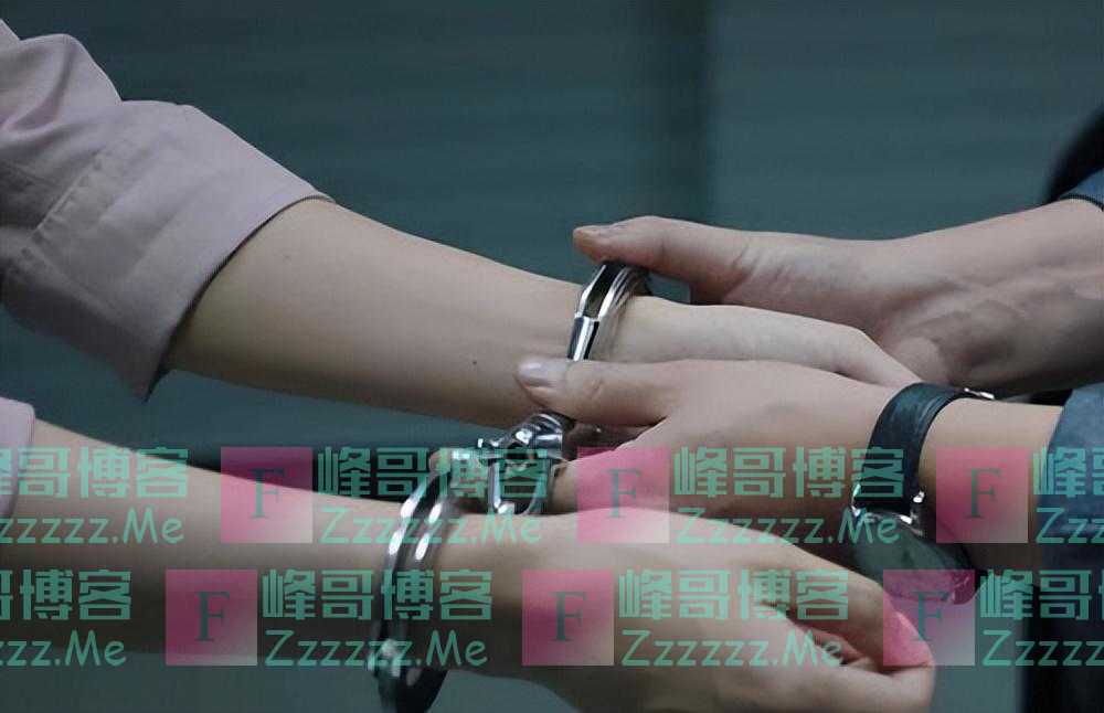 2015年，杭州23岁女学生游玩时突然失踪，被发现时已经塞进男厕了