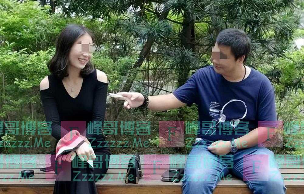 2015年，杭州23岁女学生游玩时突然失踪，被发现时已经塞进男厕了