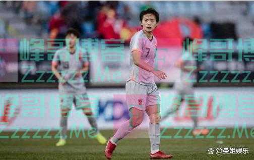 足球女将王霜：5岁时被父母抛弃，姨父母将她养大，如今事业有成