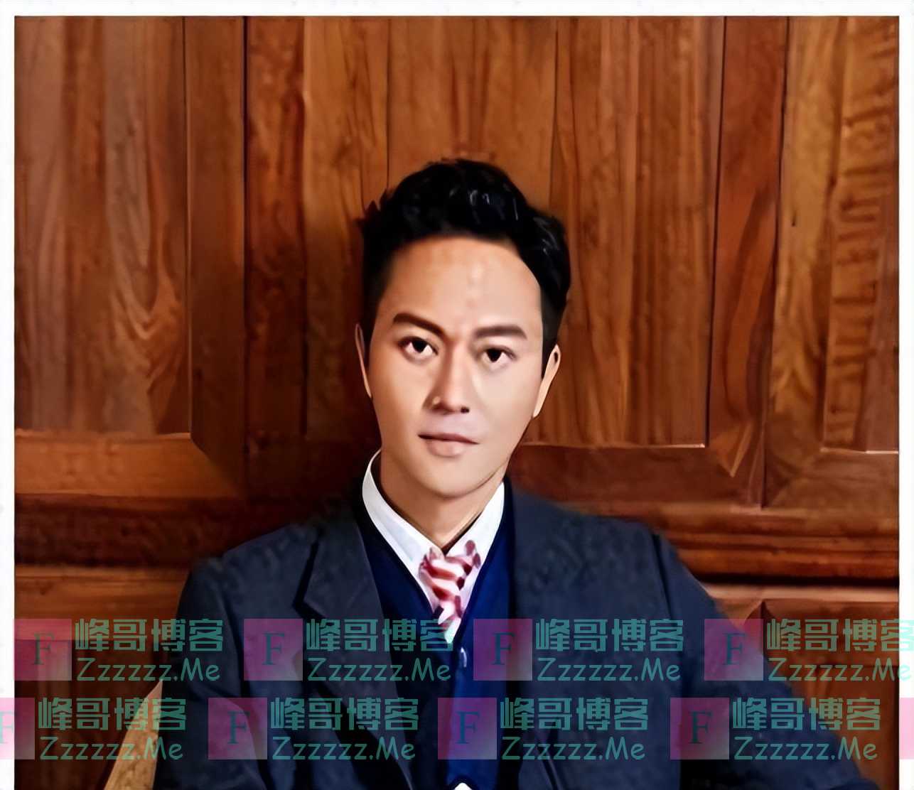 52岁张智霖出警局后首现身，头发花白、老人斑明显，全程无交流