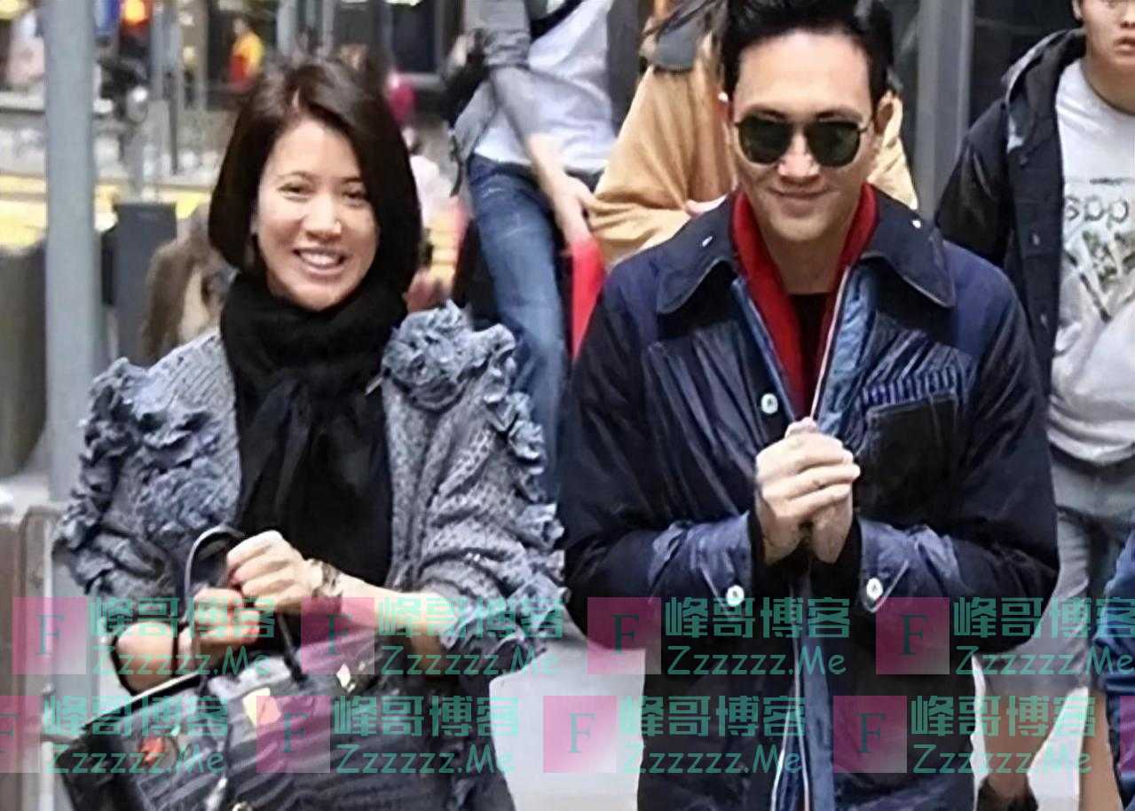 52岁张智霖出警局后首现身，头发花白、老人斑明显，全程无交流