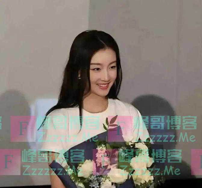 周冬雨整容成功 像换了一个人 却遭到张艺谋的嫌弃：不能再演我的戏