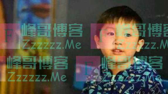 6岁儿子睡前瞅见爸爸压着妈妈，以为妈妈被打，飞起一脚结果悲剧