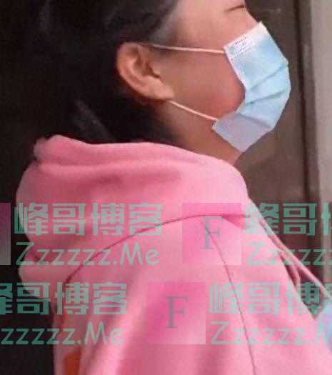 江苏一女子刚办完离婚手续，兴奋向闺蜜宣布，闺蜜不停道“恭喜”