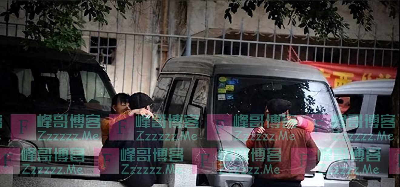 公园老头乐引爆网络，老年人的需求不容忽视