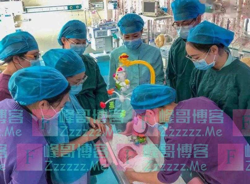 爸爸给孩子取名“宇凡”，护士手误多加一笔，妈妈大喜：不改了