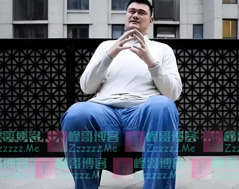 姚明女儿又胖了！姚沁蕾身高近2米，体重快190斤，像个小巨人