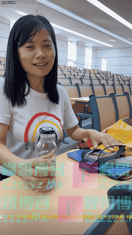 东北一大学女教授上课被拍，视频曝光后，网友：简直不敢相信！