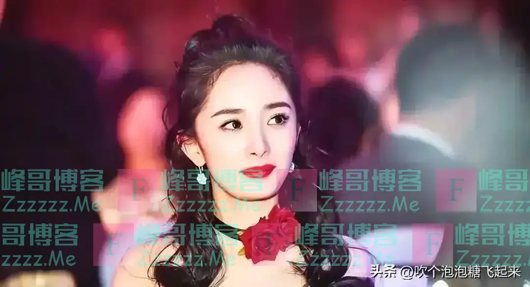 17岁的杨幂曾被49岁成龙搂在怀里,网友:整没整容这下真相了