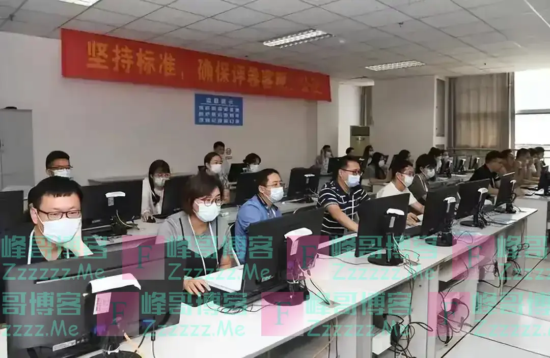 高考惊现印刷级试卷！考生字迹工整如神仙，老师感动到不忍扣分