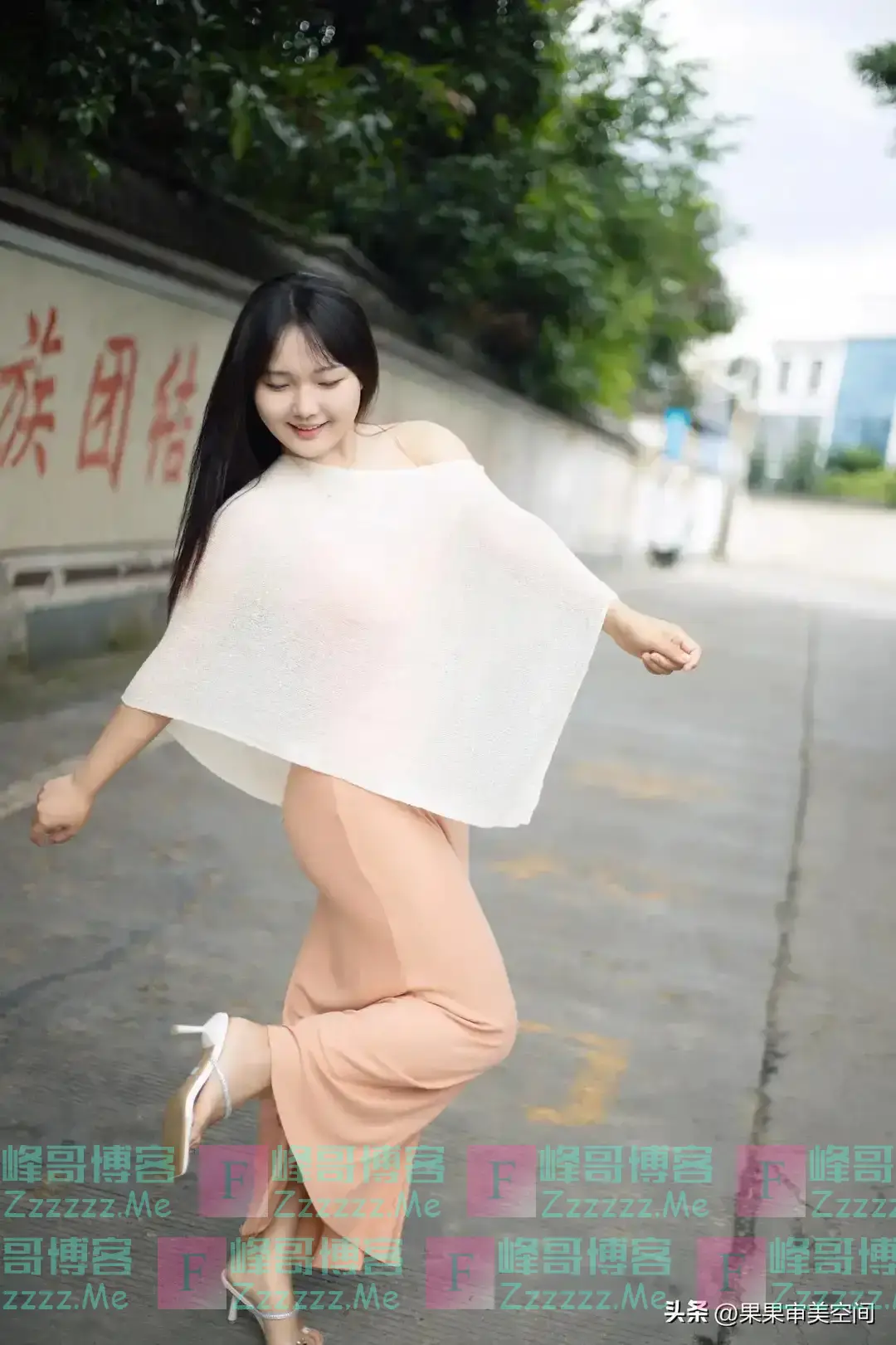 '130斤也能美出圈?不懂微胖穿搭的你,错过这些秘诀就亏大了!'