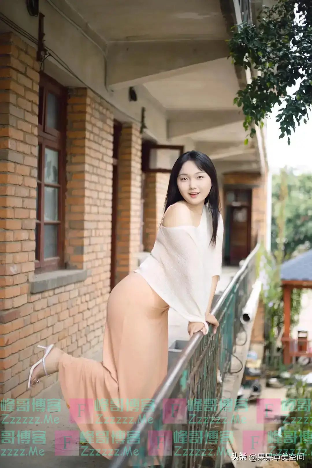 '130斤也能美出圈?不懂微胖穿搭的你,错过这些秘诀就亏大了!'