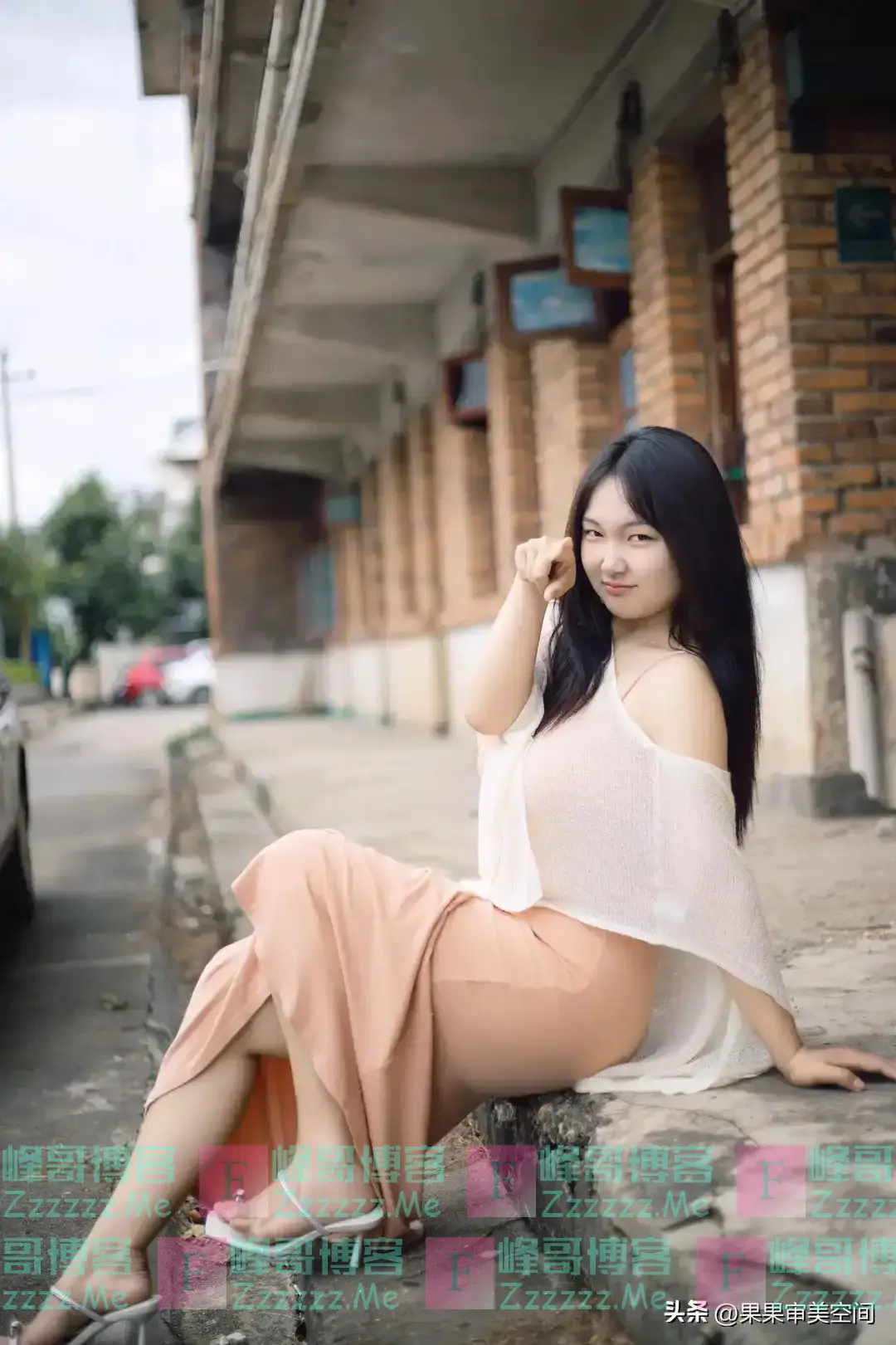 '130斤也能美出圈?不懂微胖穿搭的你,错过这些秘诀就亏大了!'