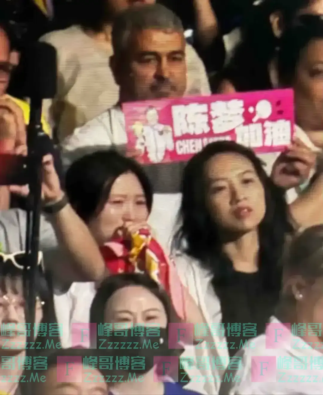 真闹大了,女乒单打,陈梦的领奖现场,评论区都炸锅了!