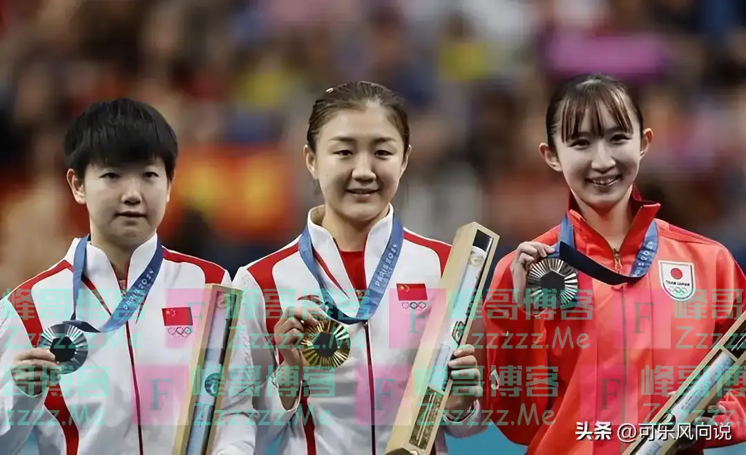 狐狸的尾巴慢慢的露出来