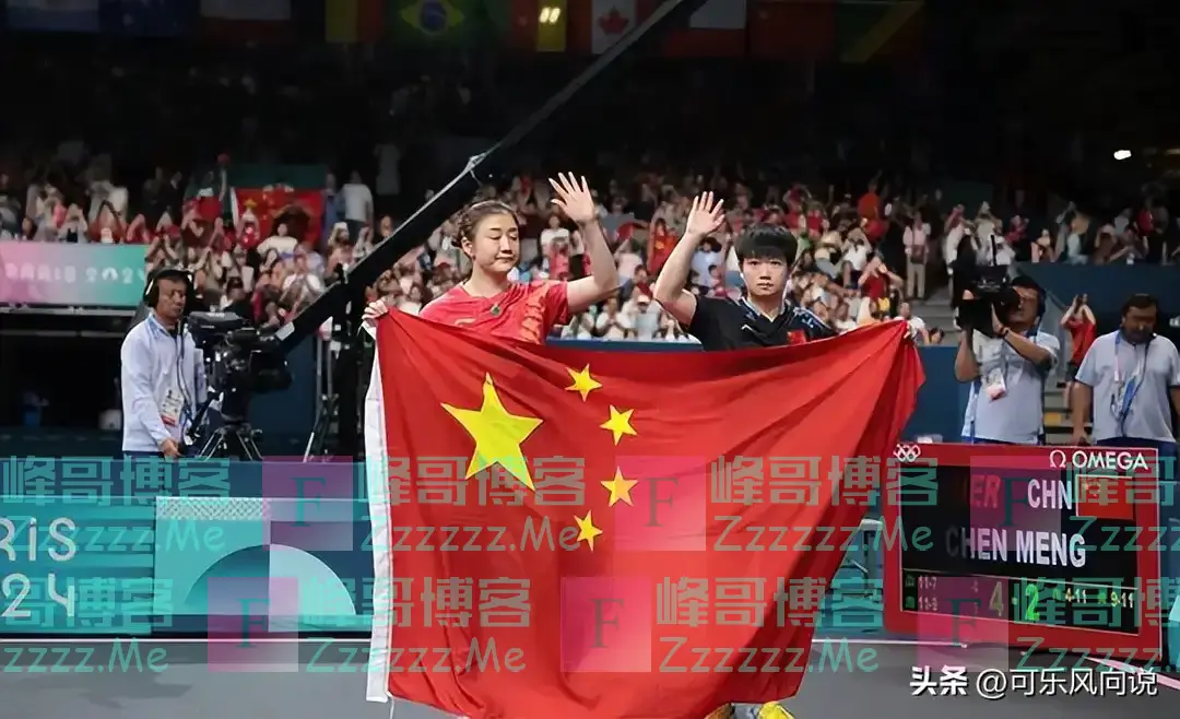 狐狸的尾巴慢慢的露出来