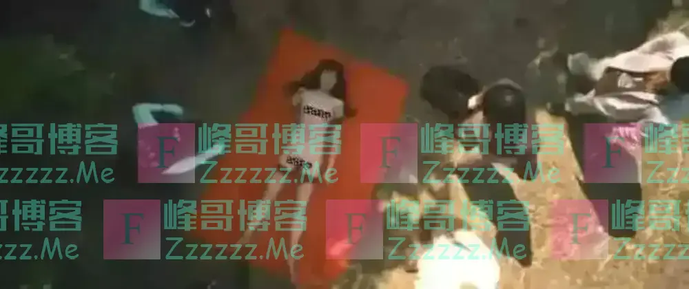 嫂子放三级片勾引小叔子，两人缠绵过后，小叔子用鞋带将她勒死