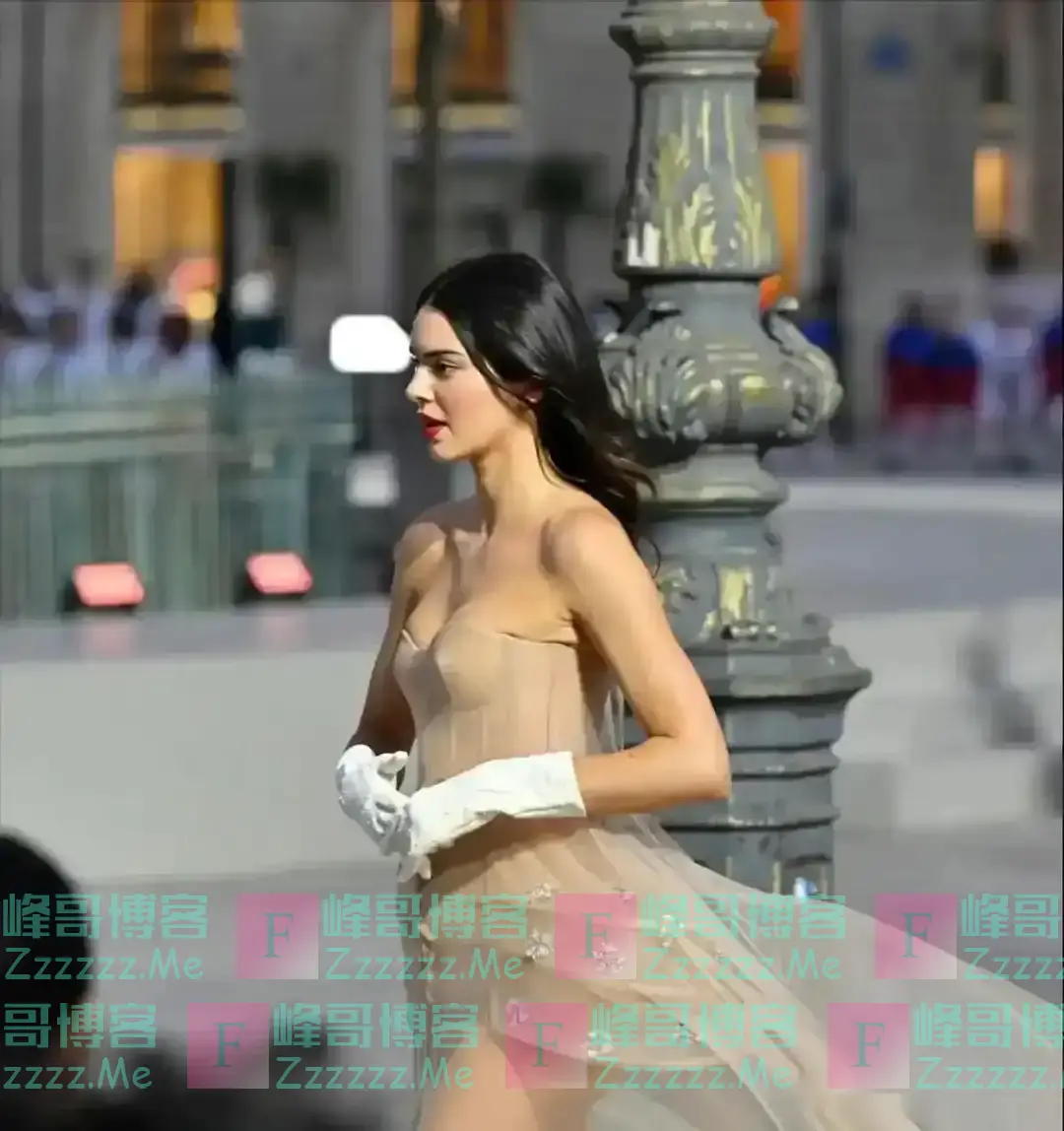 这跟不穿有啥区别？巴黎之夜“敢露”女星：肯豆、郭采洁、谷爱凌