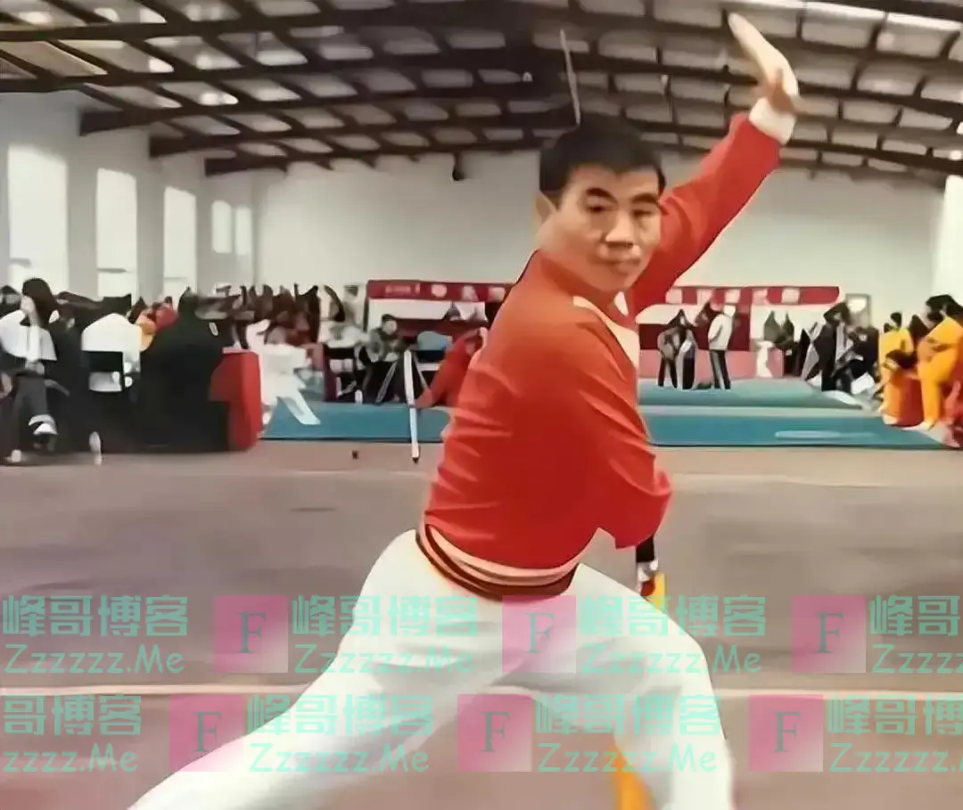 武大郎扮演者宋文华：身高1米4曾获武术冠军，娶了高30厘米的老婆