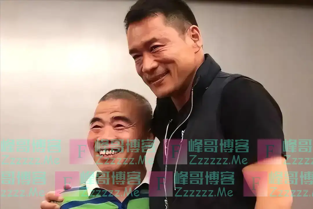 武大郎扮演者宋文华：身高1米4曾获武术冠军，娶了高30厘米的老婆