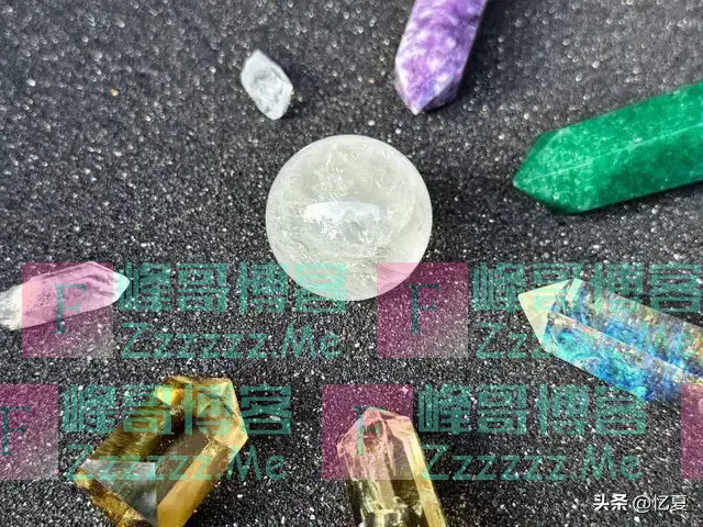 马上停止佩戴这东西,辐射强还致癌,白送也不要,家里有的快扔掉