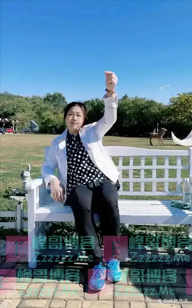 突发，中国奥运冠军发长文怒斥76岁恩师：披着人皮的狼，感觉恶心