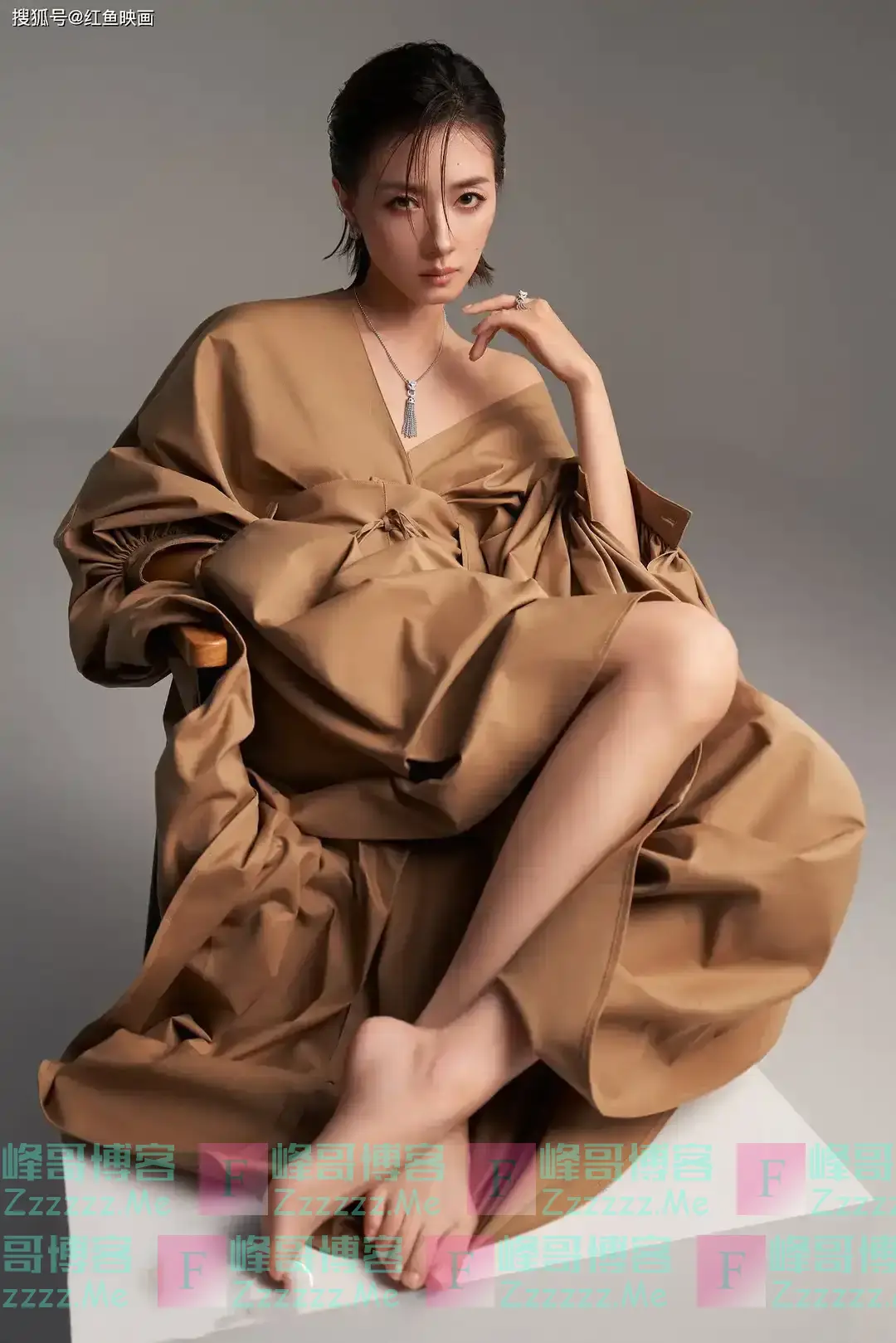 因长得太漂亮被导演狂追,却因拒绝追求无戏可拍,今搭档胡歌走红