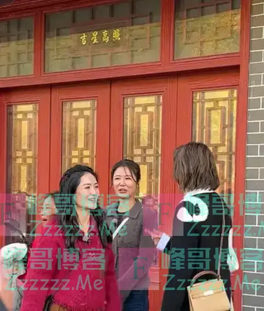 这才是自然状态下的林心如和谢娜，网友：看到她们我不焦虑了