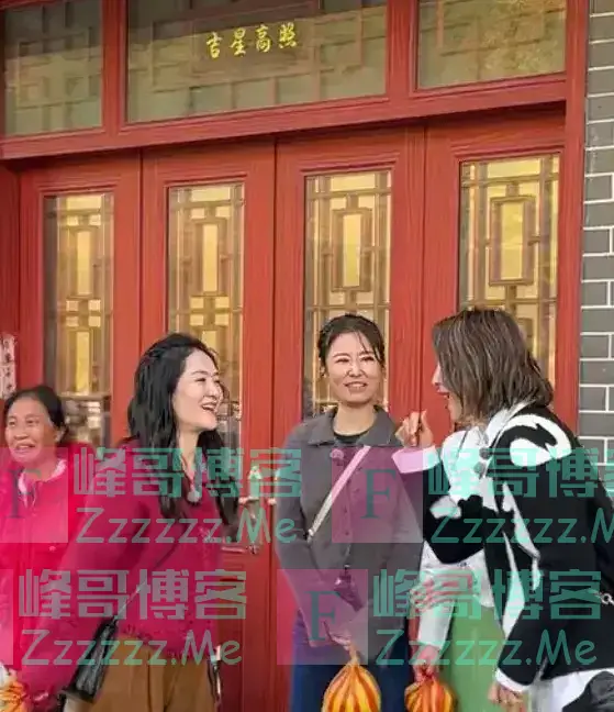 这才是自然状态下的林心如和谢娜，网友：看到她们我不焦虑了