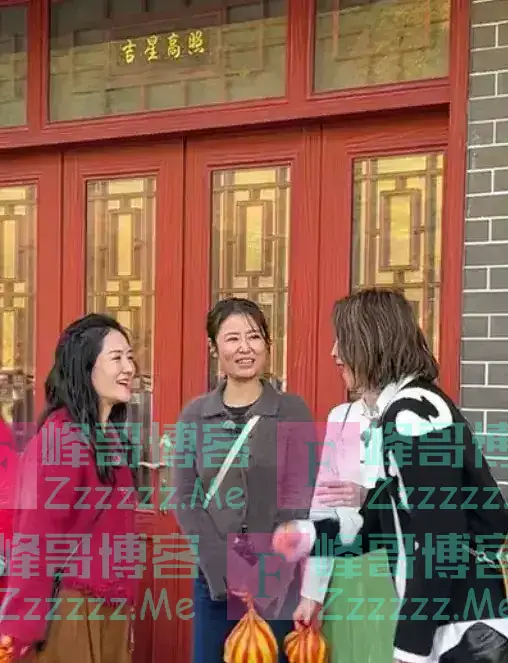 这才是自然状态下的林心如和谢娜，网友：看到她们我不焦虑了