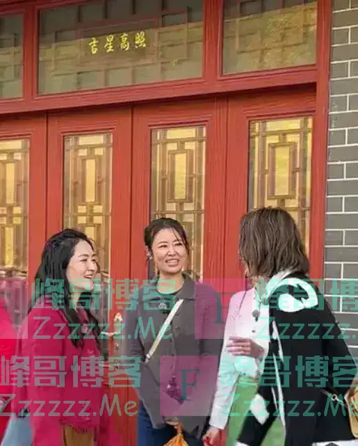 这才是自然状态下的林心如和谢娜，网友：看到她们我不焦虑了