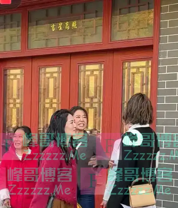 这才是自然状态下的林心如和谢娜，网友：看到她们我不焦虑了