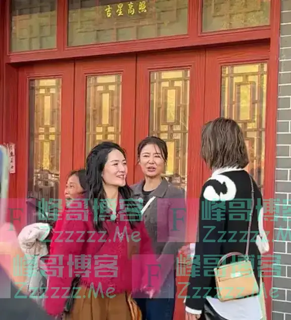 这才是自然状态下的林心如和谢娜，网友：看到她们我不焦虑了