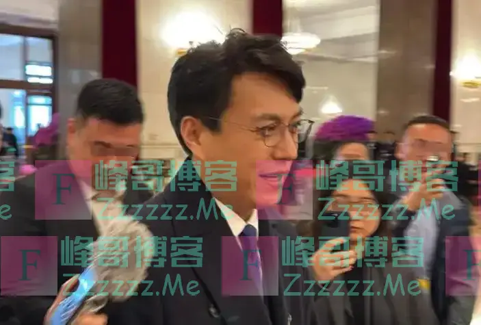 人民大会堂要求明星素颜上阵，没了团队包装，遍地普男普女