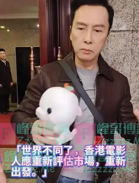 人民大会堂要求明星素颜上阵，没了团队包装，遍地普男普女