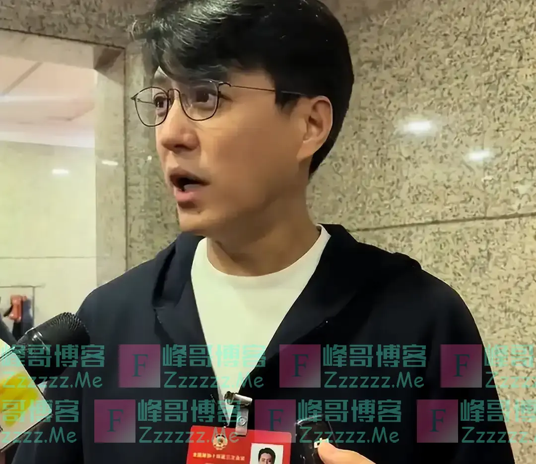 人民大会堂要求明星素颜上阵，没了团队包装，遍地普男普女