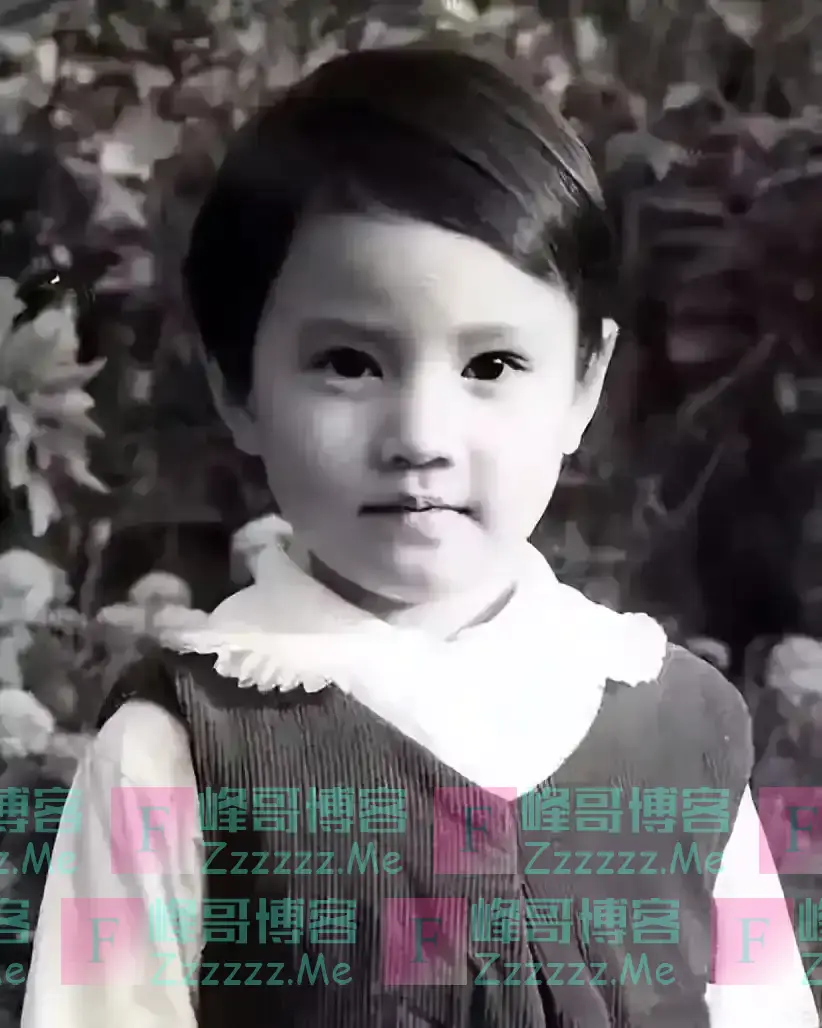 北京周海媚墓地：无儿无女，墓碑造型奇特，坟冢上一句话令人深思