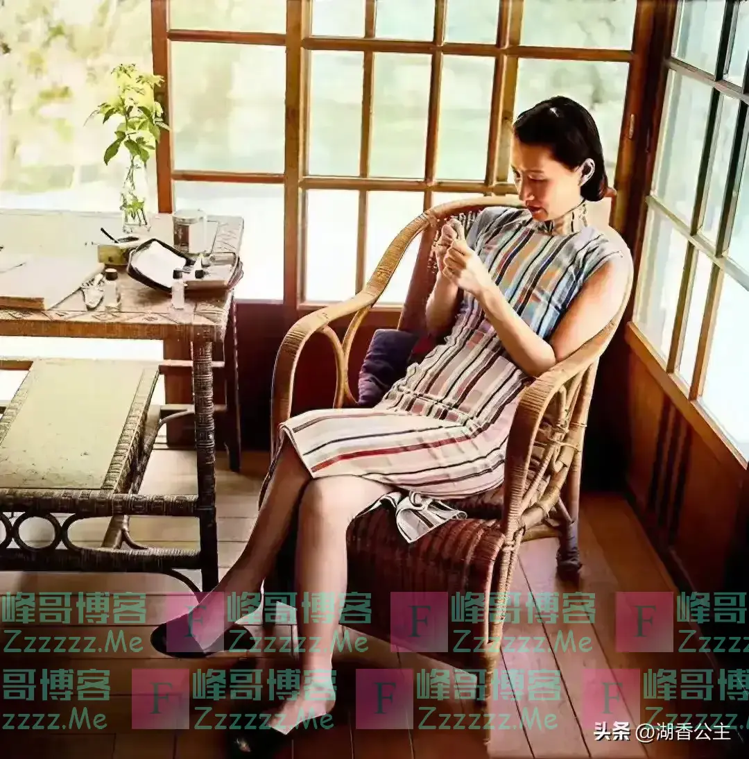 张学良的夫人赵一荻有多美?1928年在香山留影,她16岁,气质不凡